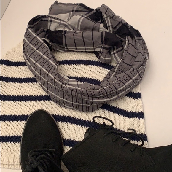 Splash Checkered Scarf Wraps - Picture 3 of 5